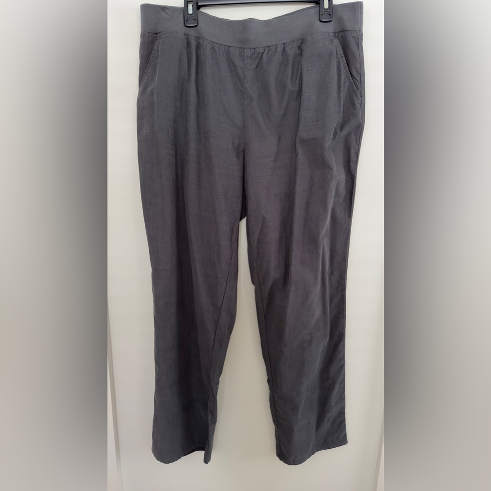 J Jill Pure Jill small wale Charcoal Pants
Runs big
Side and back pockets!